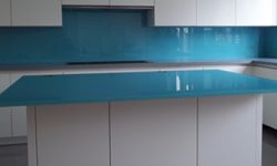 شیشه-رنگی-بین-کابینت-آشپزخانه17-(1)
